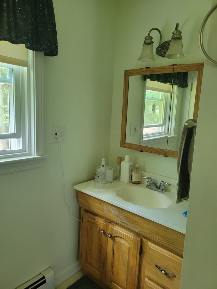 24 Edgewood Cir #2 - Photo 4 of 11