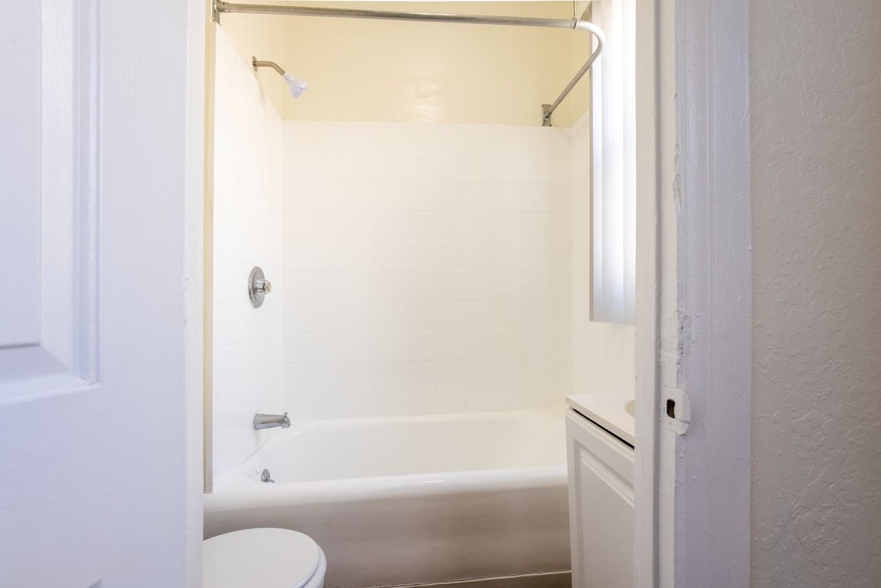 729 S Union Ave #331 - Photo 5 of 27