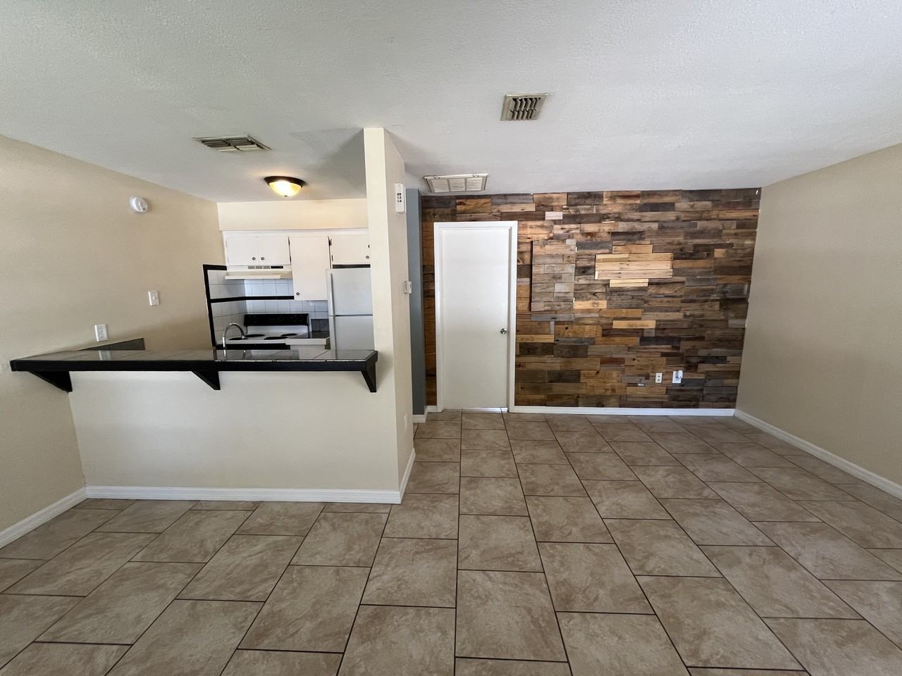 715 Angelina Ln #715 - Photo 3 of 7