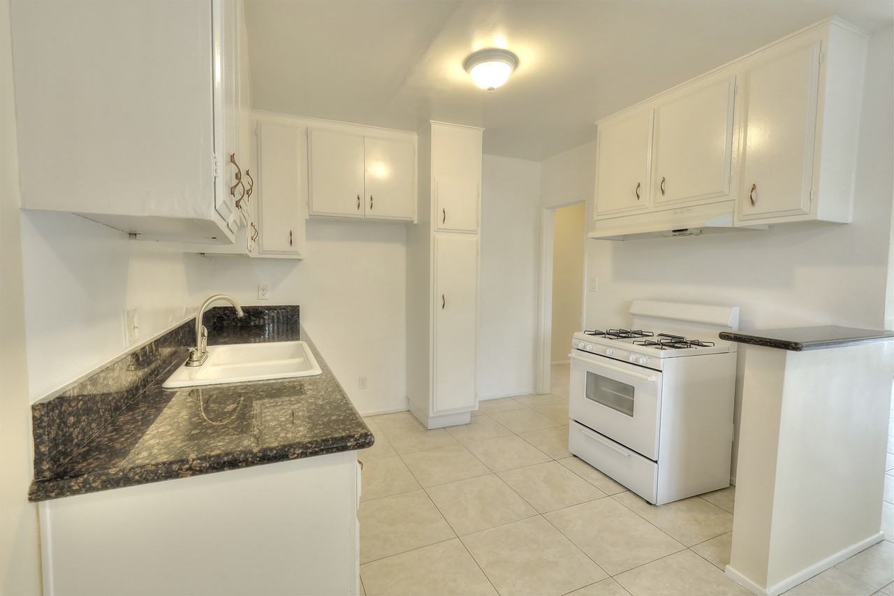 4808 Riverton Ave #6 - Photo 6 of 17