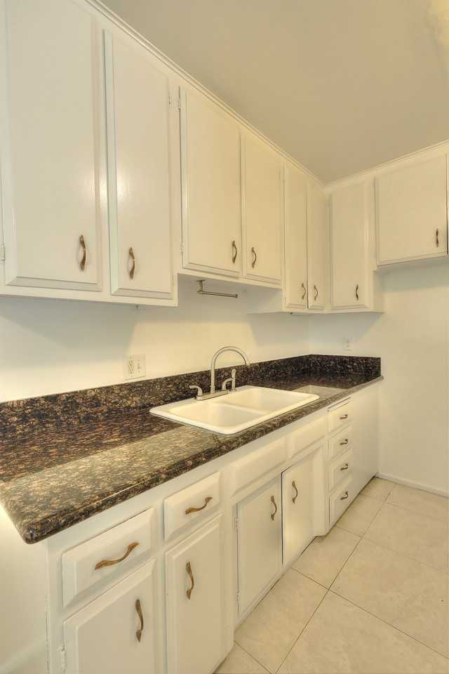 4808 Riverton Ave #6 - Photo 7 of 17