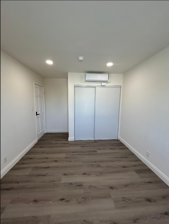 2014 Burnside Avenue #1/2 - Photo 7 of 11