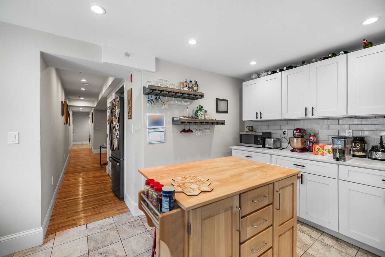96 Webster St #B - Photo 6 of 21