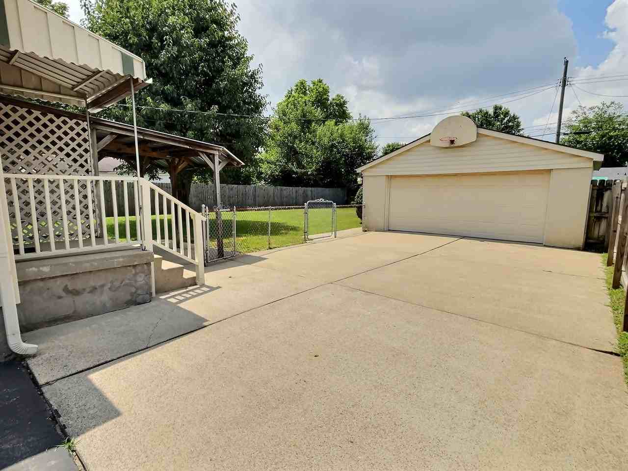 632 Northside Dr #NA - Photo 2 of 11