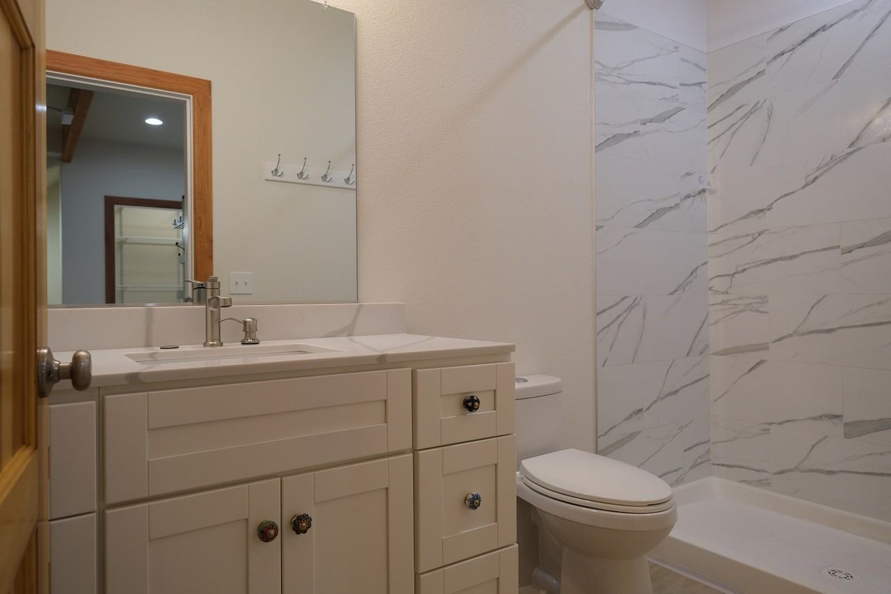 550 S 11th Ave - Photo 3 of 6