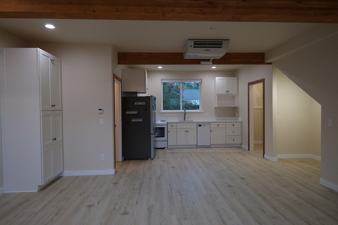 550 S 11th Ave - Photo 4 of 6