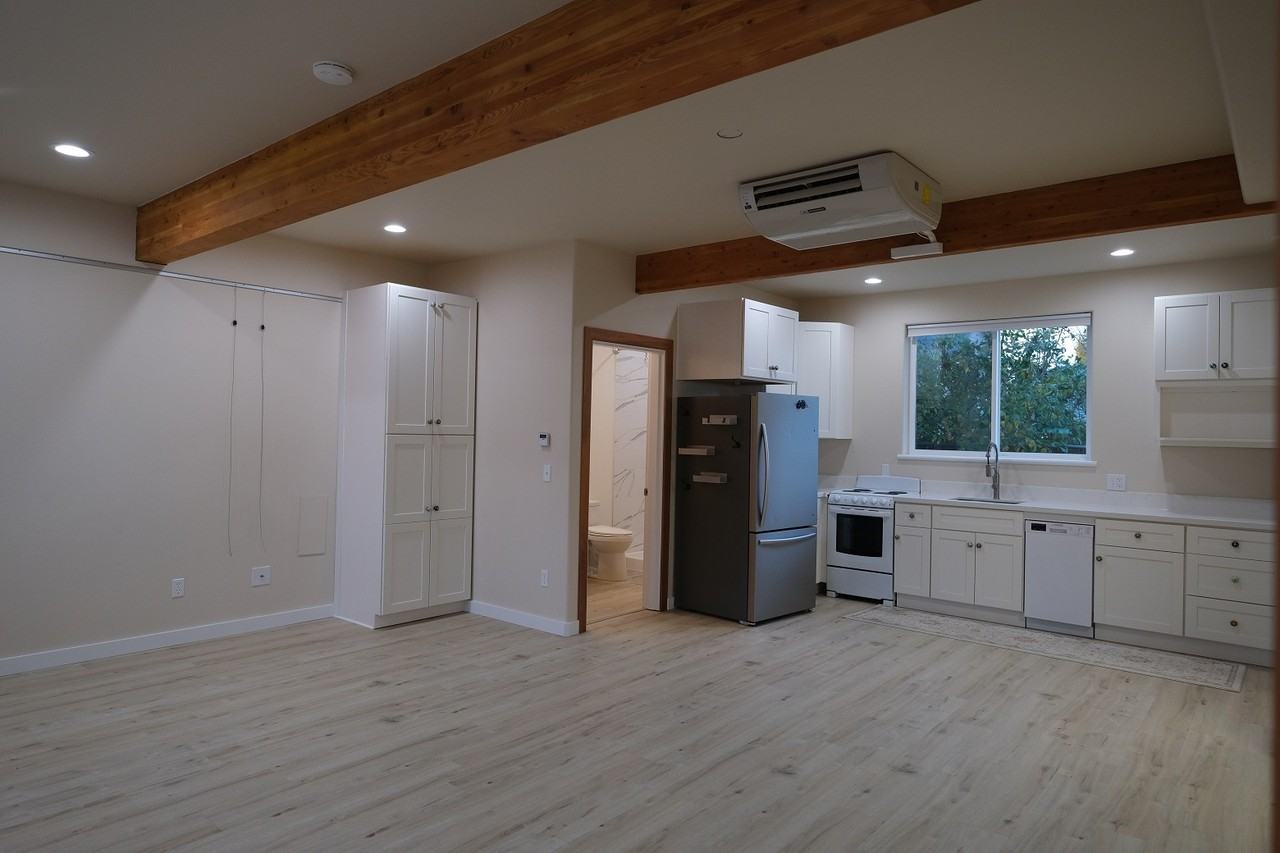 550 S 11th Ave - Photo 5 of 6