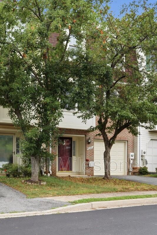 6581 Ewald Ct - Photo 3 of 42