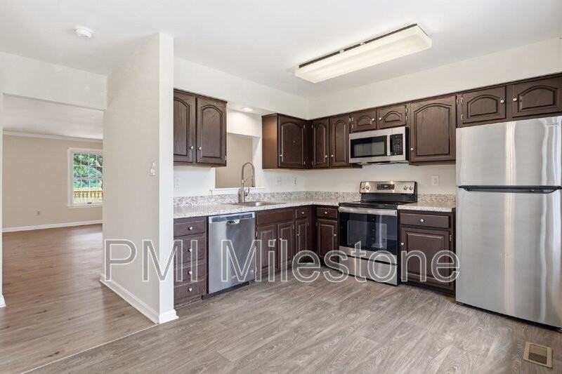 6581 Ewald Ct - Photo 4 of 42