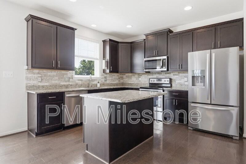 371 Lookout Mountain Ct - Photo 4 of 43
