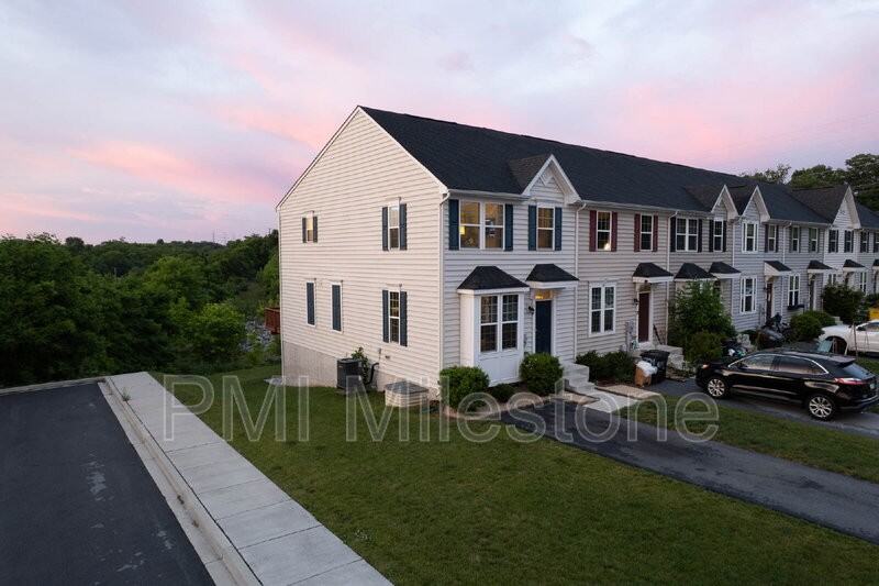 367 Ontario Dr - Photo 3 of 50