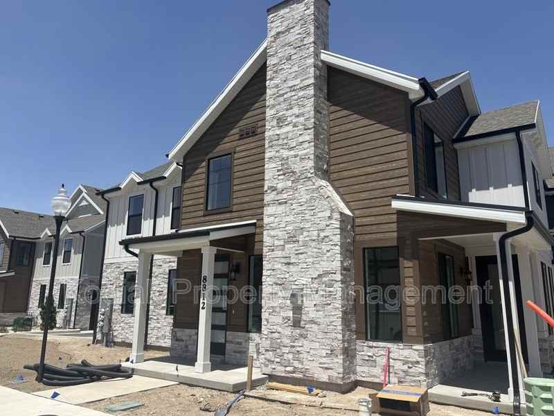 8812 S Cys Park Ln - Photo 2 of 5