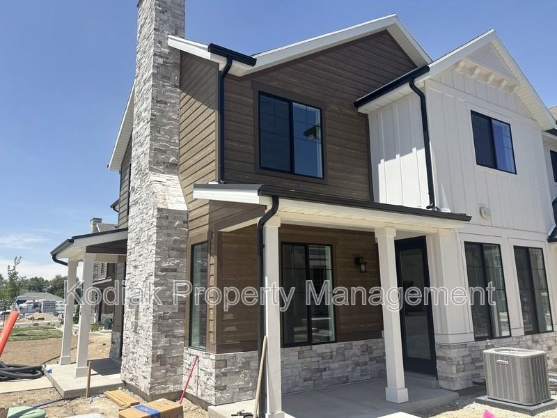 8812 S Cys Park Ln - Photo 3 of 5