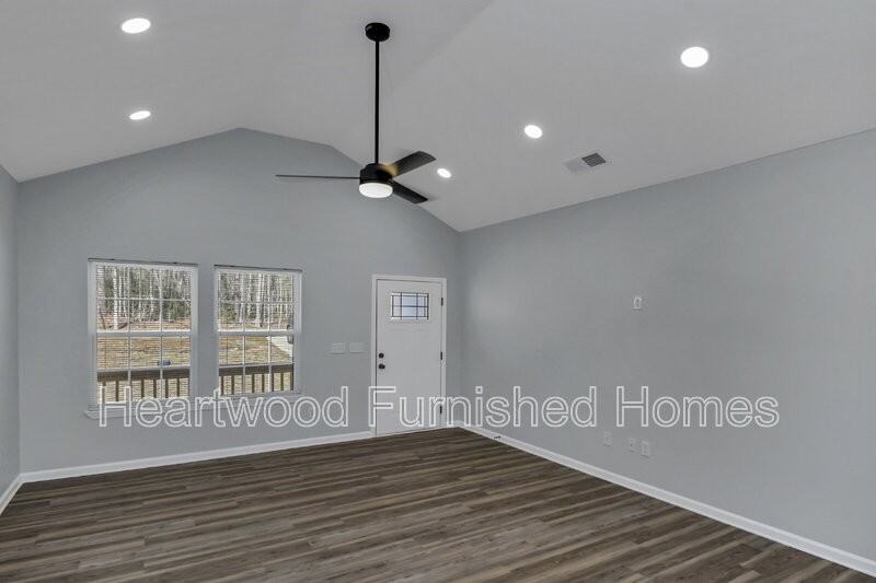 32 Roberson St - Photo 6 of 44