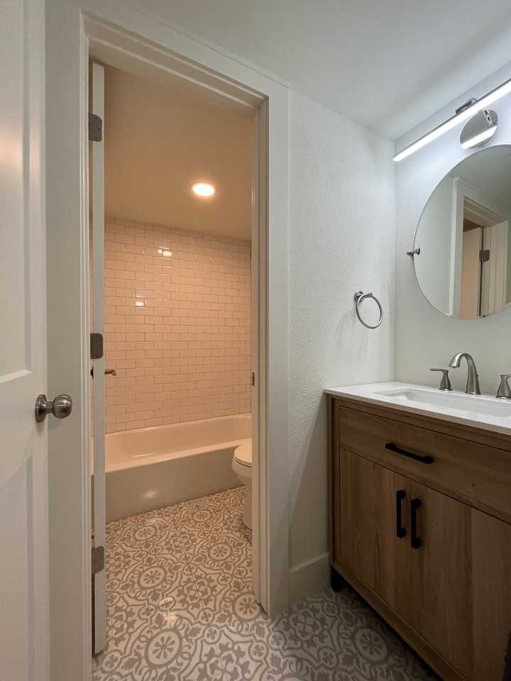 2255 Saint Charles Ave #203 - Photo 6 of 23