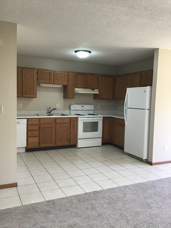 4913 W Kirkwood Cir #5 - Photo 2 of 8