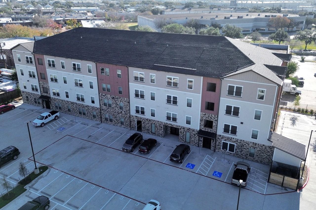 Oak Lofts Crossing - Photo 7 of 94