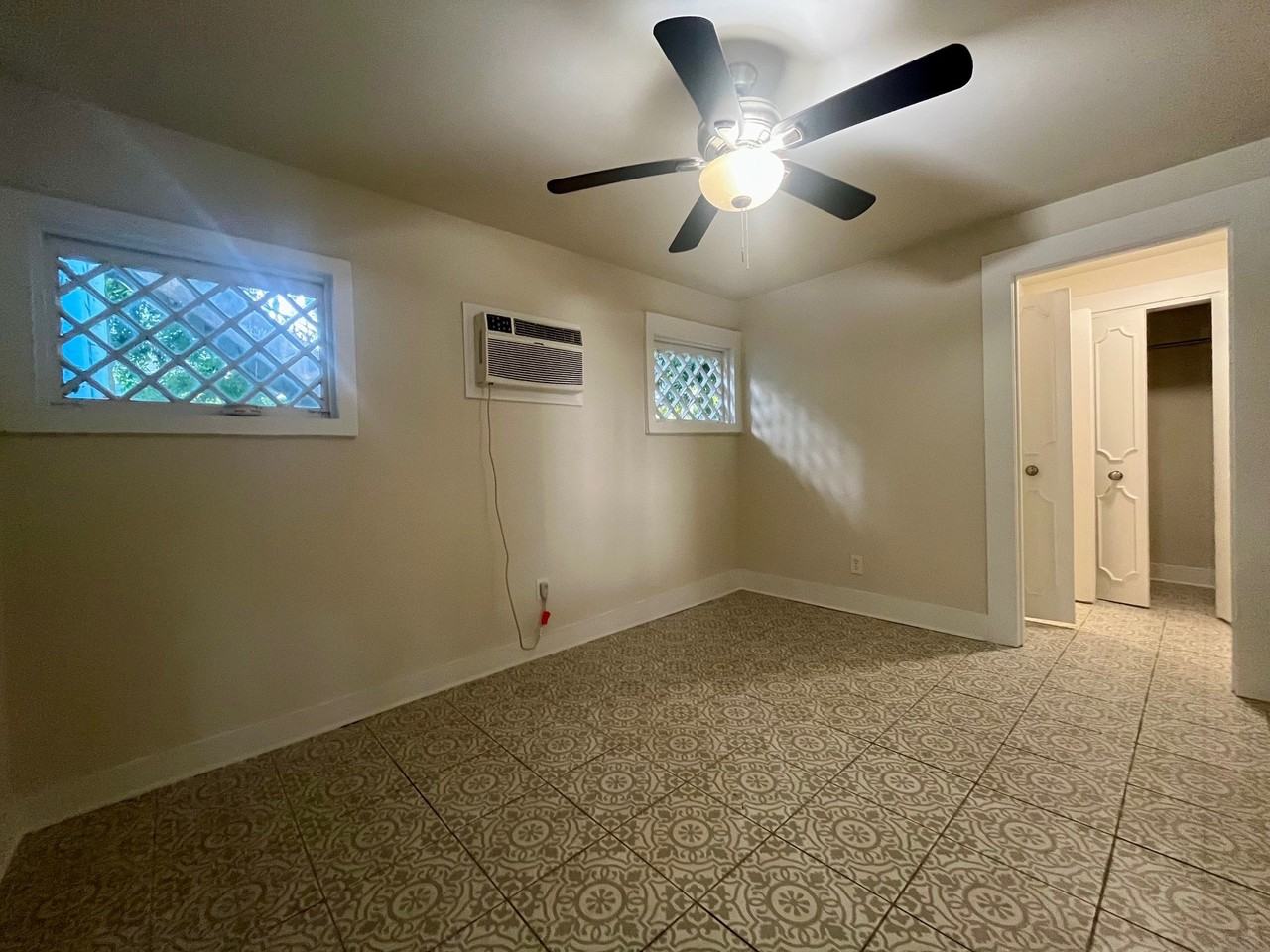 1010 3rd St #2 - Photo 5 of 12
