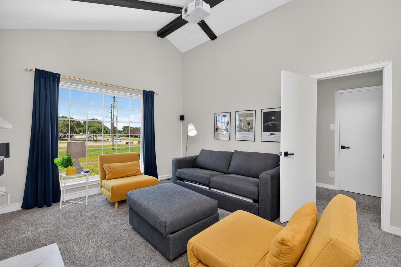 1205 Hillsdale Dr #NA - Photo 4 of 36