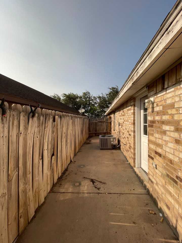 805 W Bronze Dr #3 - Photo 3 of 19