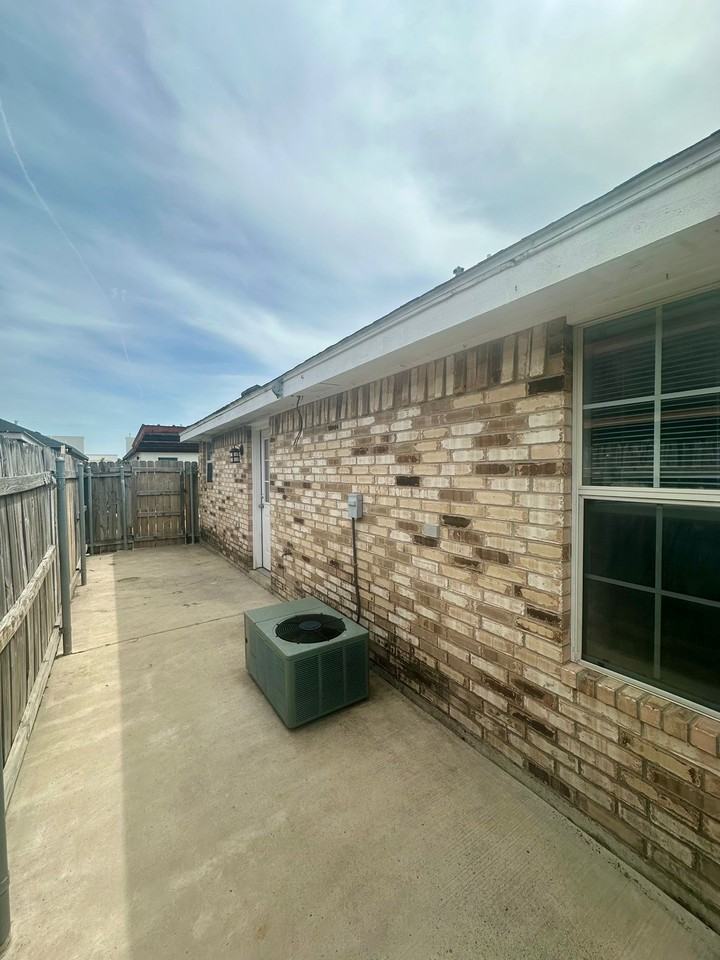 805 W Bronze Dr #3 - Photo 4 of 19