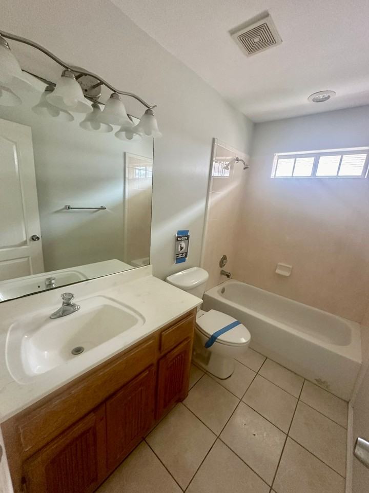 805 W Bronze Dr #3 - Photo 7 of 19
