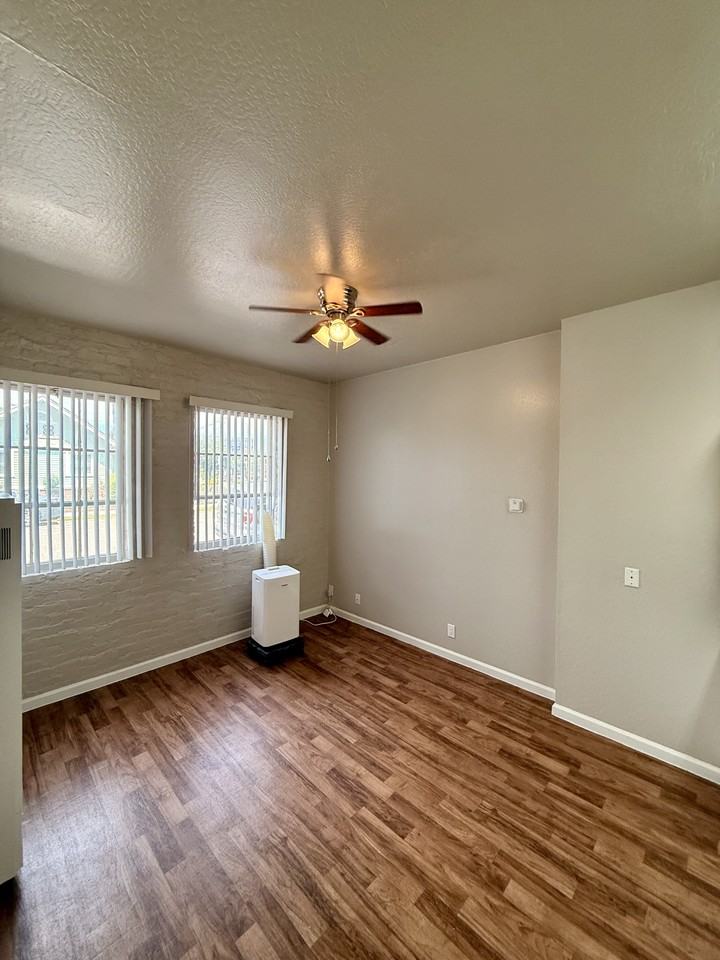 1337 N Madison St #15 - Photo 7 of 18