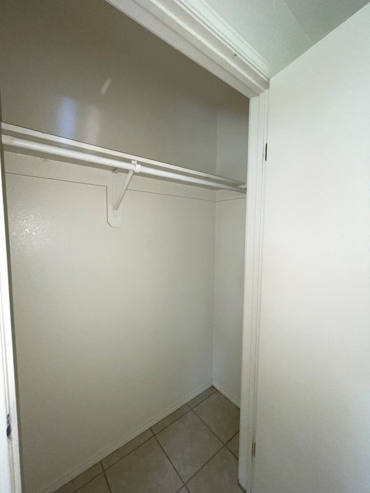 624 S Pleasantview Dr #1 - Photo 4 of 15