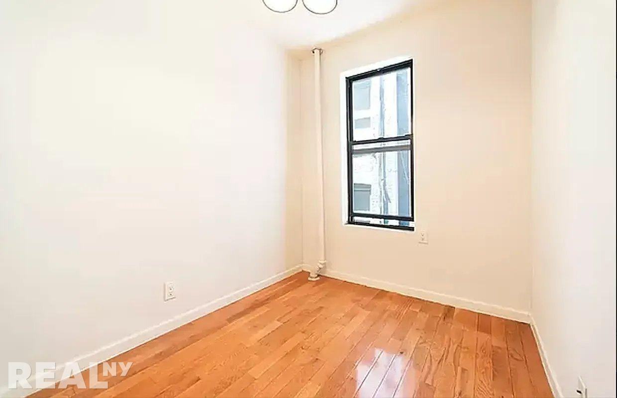 W 151st St #42 - Photo 2 of 6