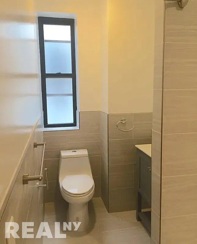 W 151st St #42 - Photo 4 of 6