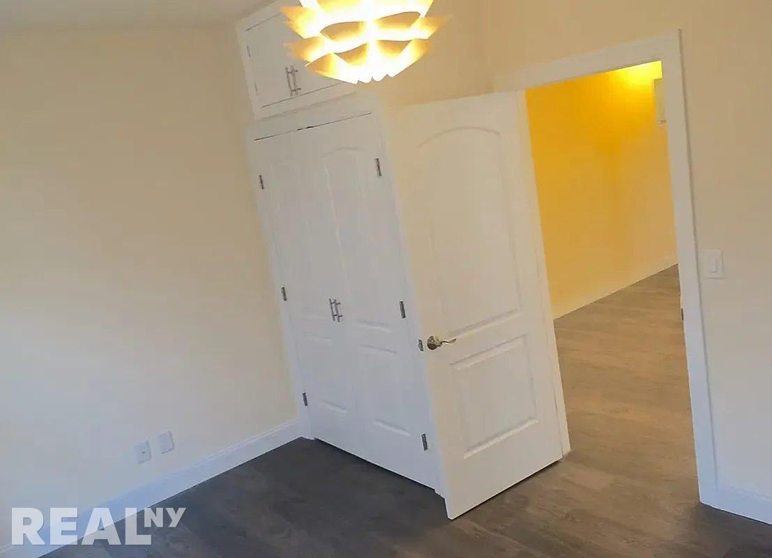 W 151st St #42 - Photo 6 of 6