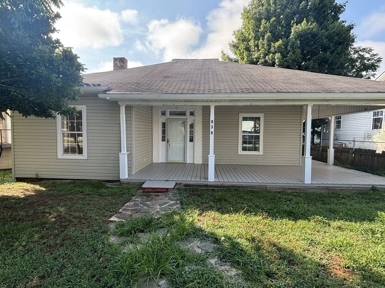 836 W Sprague St