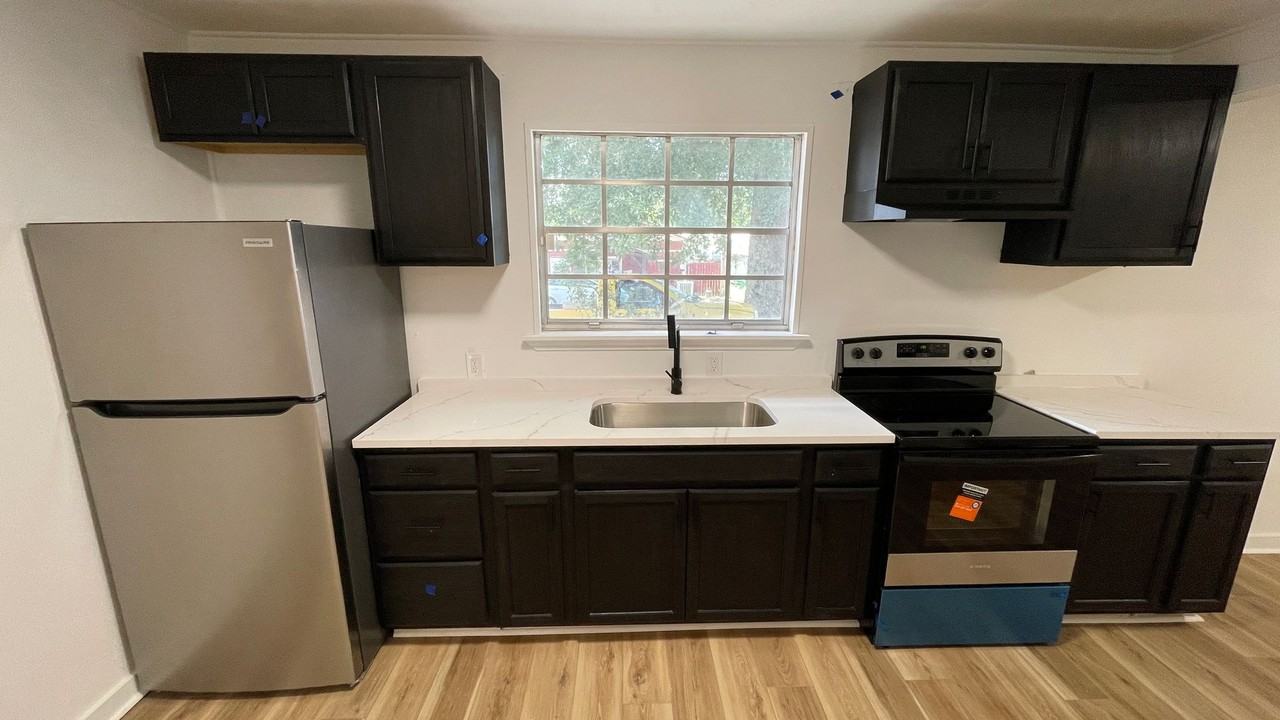 609 Cox St - Photo 2 of 16