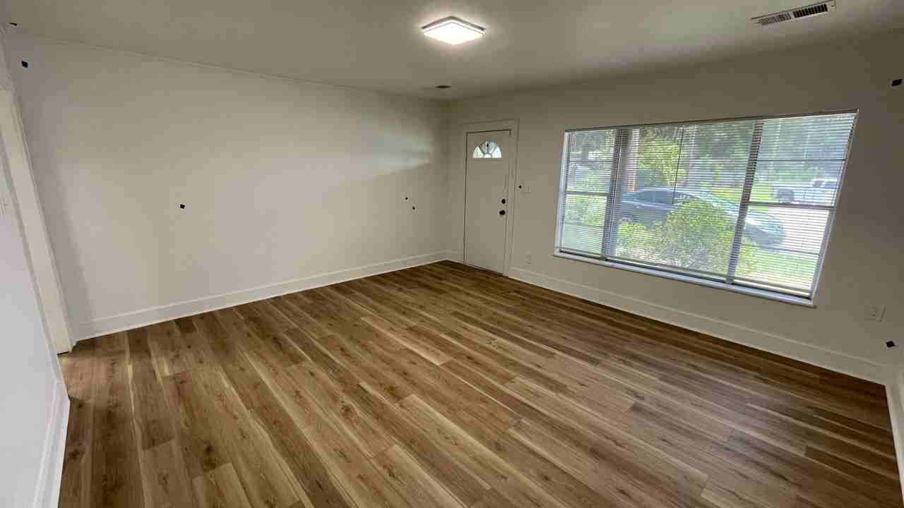 609 Cox St - Photo 5 of 16