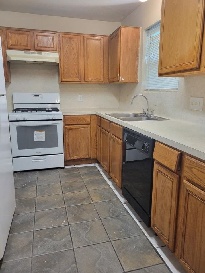 8819 Roaring Point Dr - Photo 7 of 18