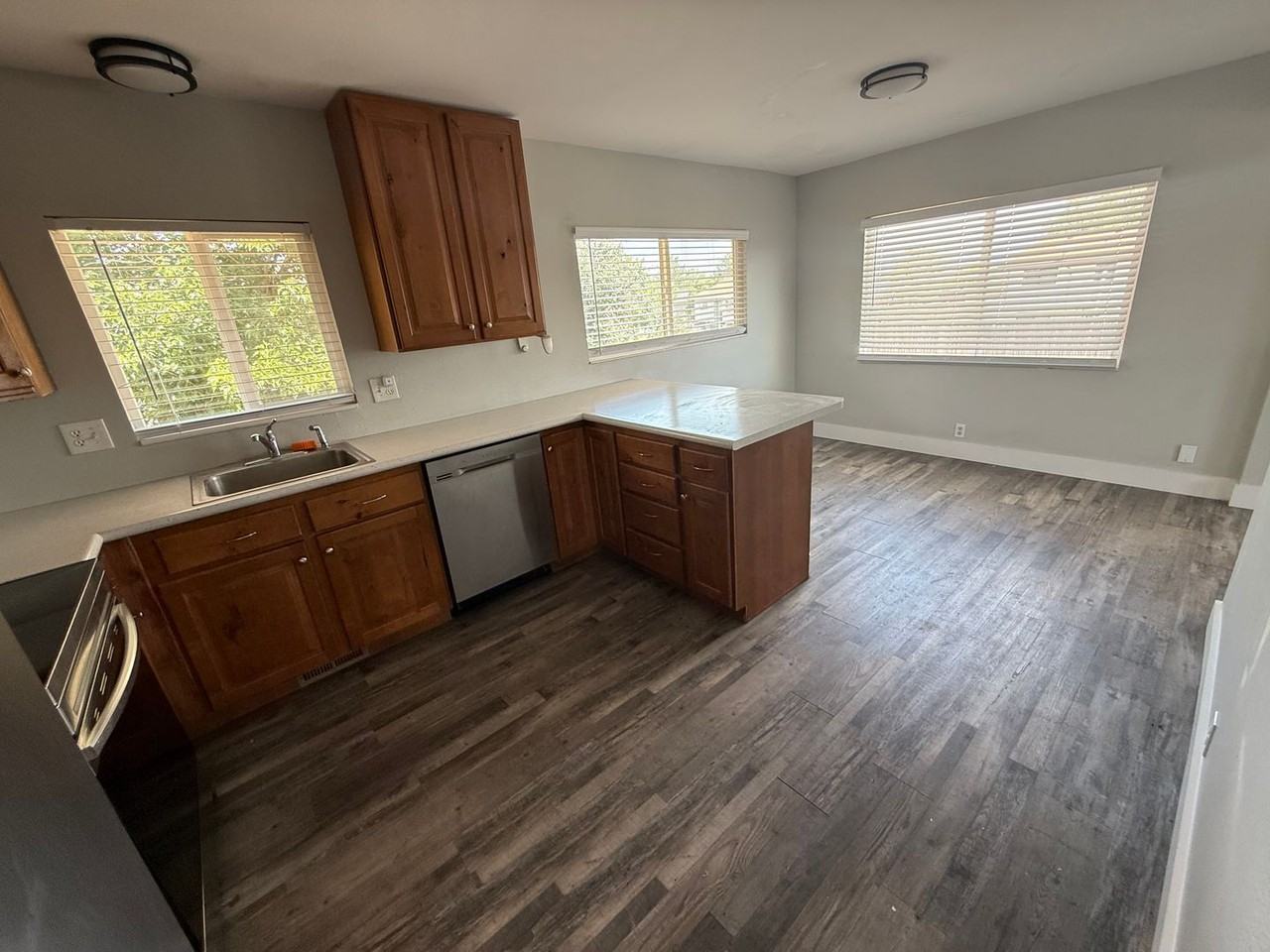 3930 W Old Bingham Hwy - Photo 3 of 13