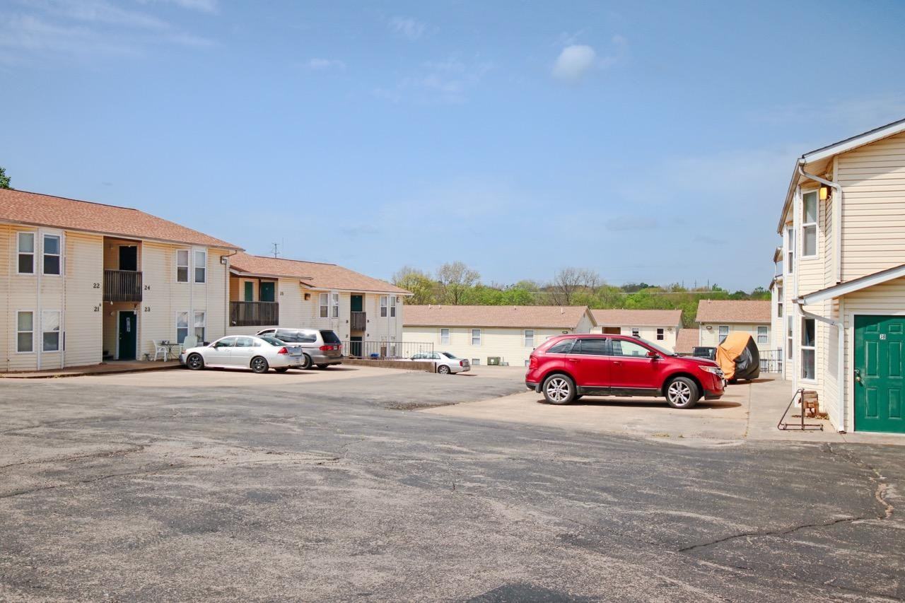 Penn Oak Apartments - Photo 2 of 2