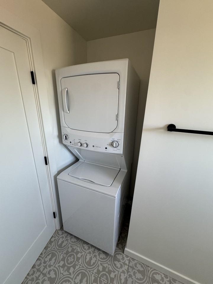1327 Cacique St #A - Photo 4 of 5