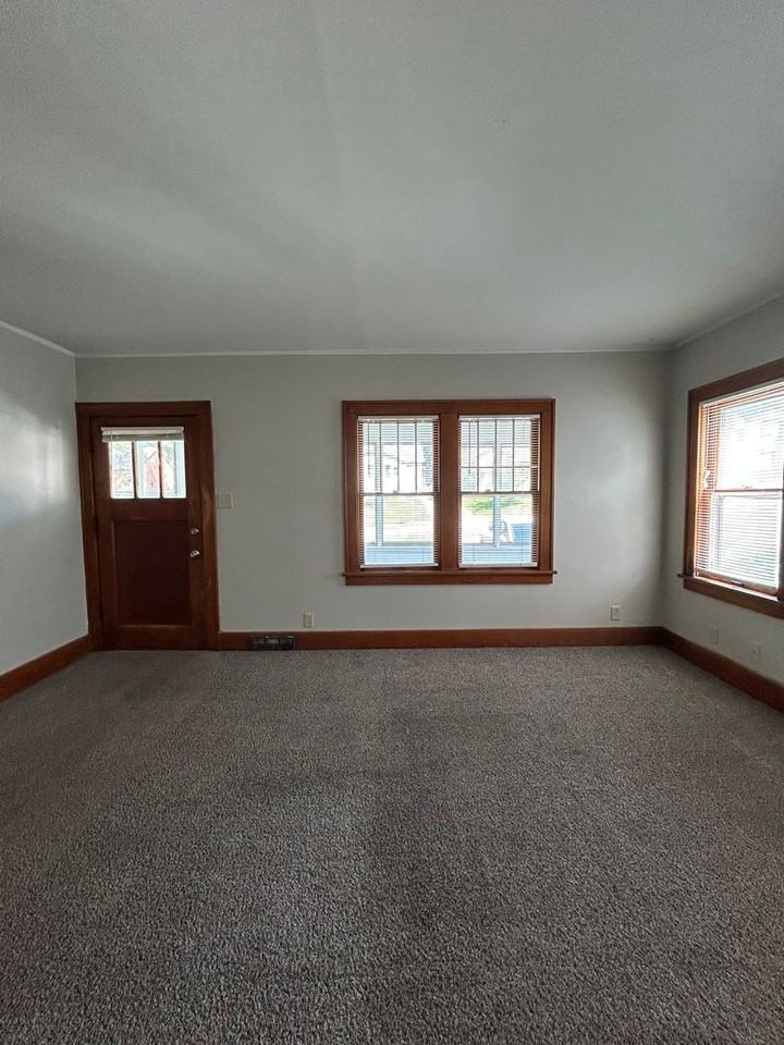 3516 N 47th Ave - Photo 7 of 30