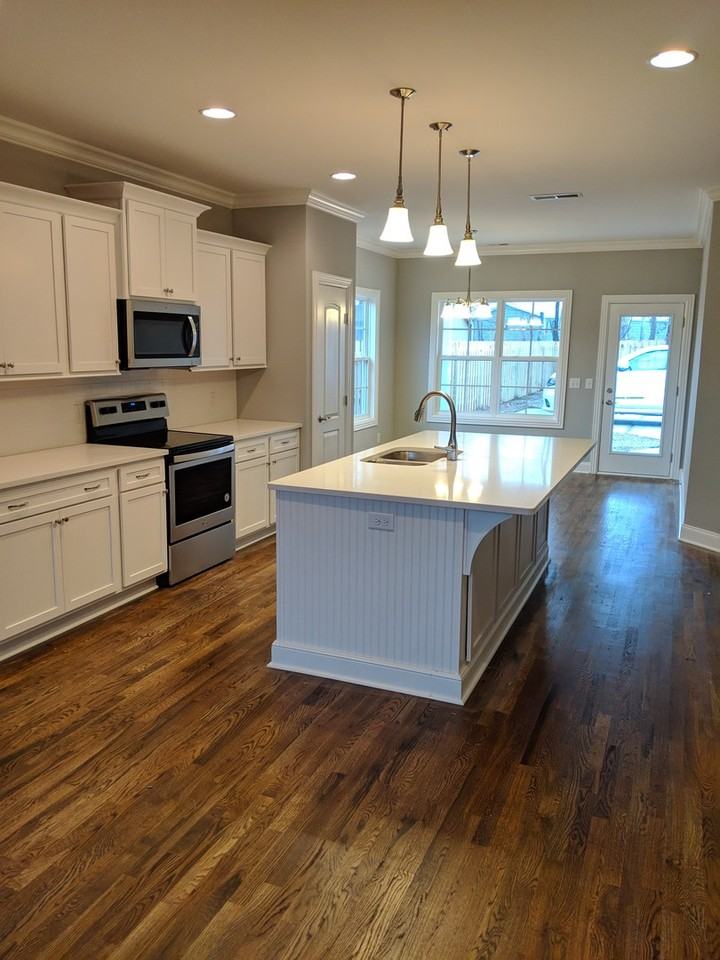 391 Brewer Dr - Photo 2 of 6