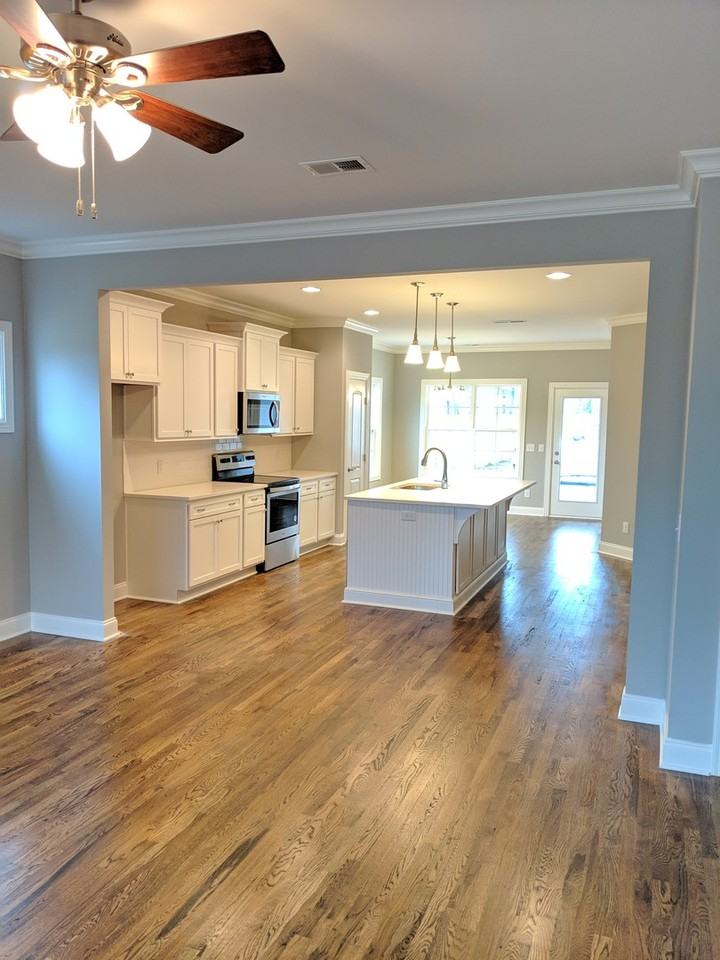 391 Brewer Dr - Photo 3 of 6