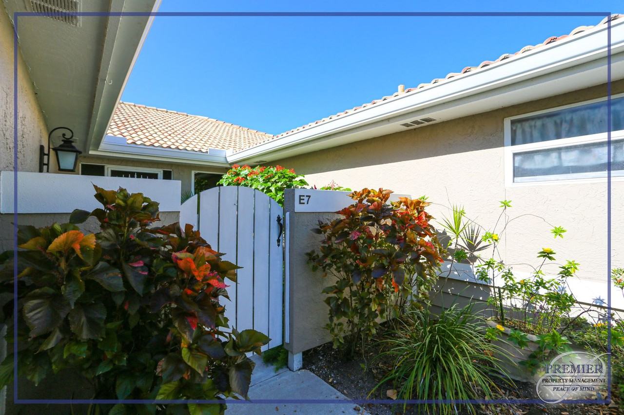 402 Emerald Bay Cir #E7 - Photo 4 of 50