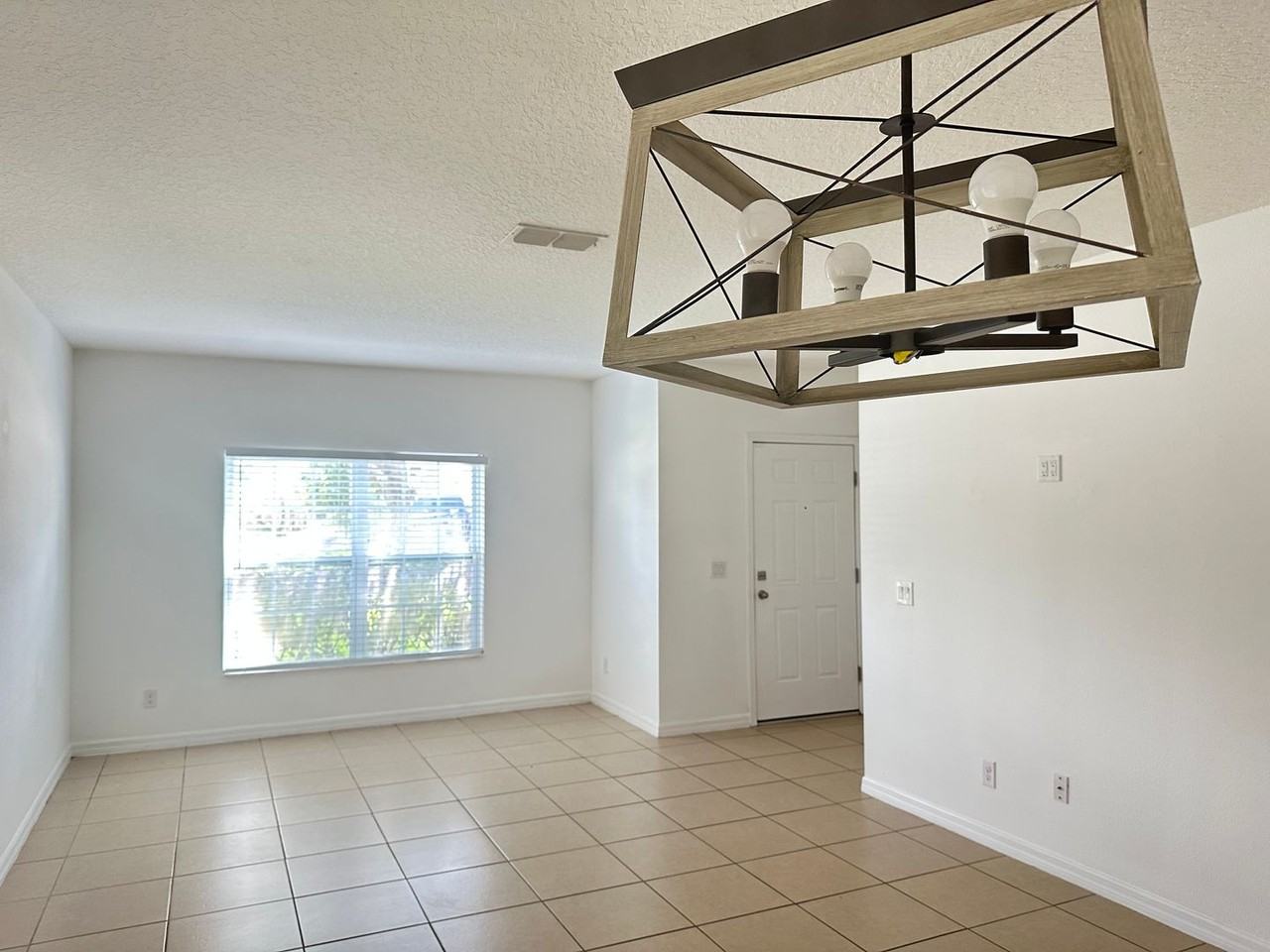 477 Kestrel Dr - Photo 3 of 23
