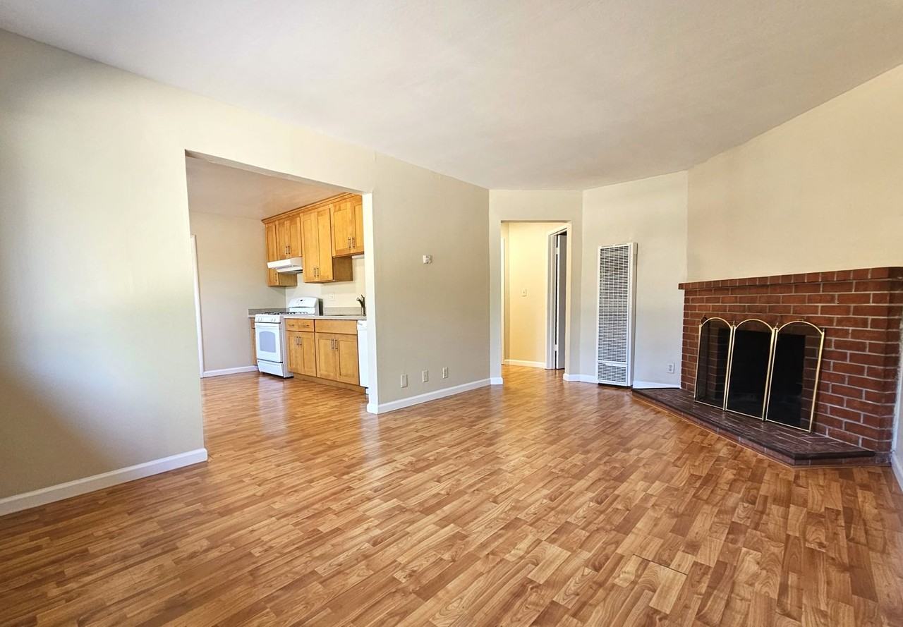 487 N Rengstorff Ave #A - Photo 3 of 18