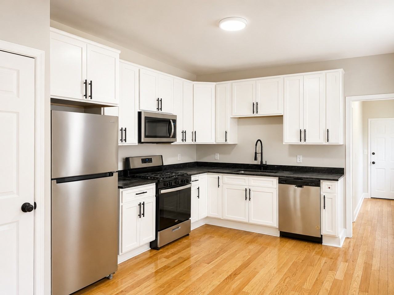 2501 E Fayette St - Photo 4 of 20