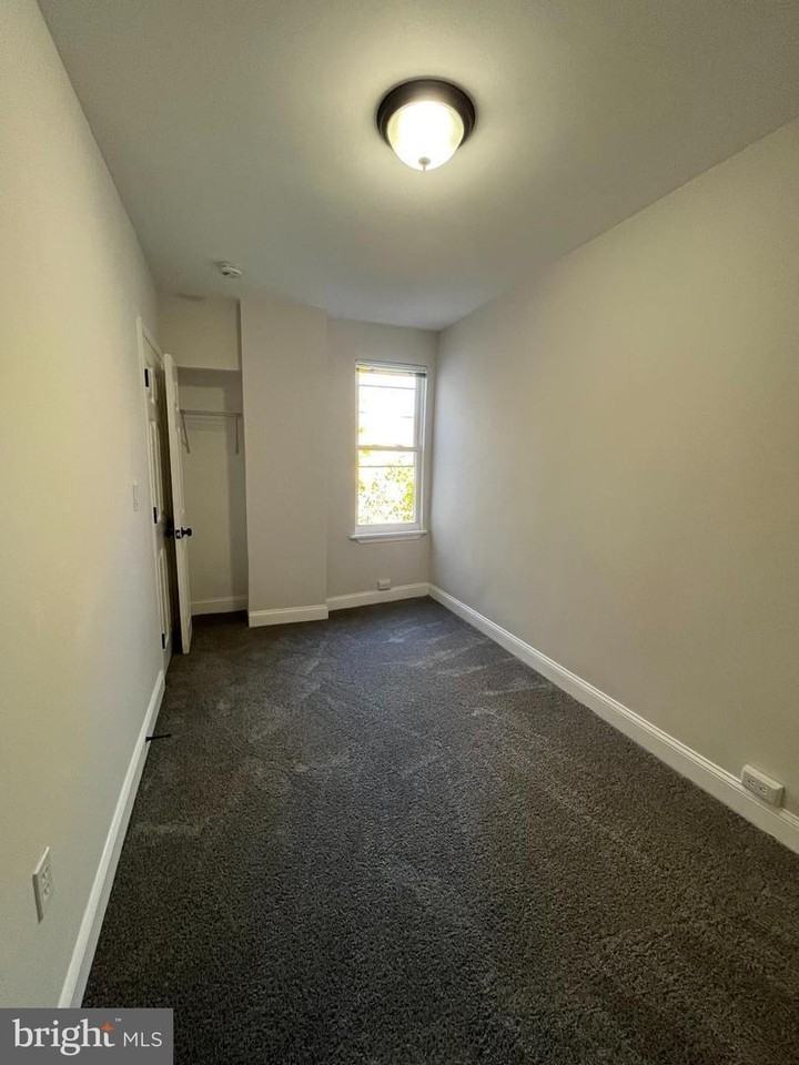 3205 Latona St - Photo 5 of 14