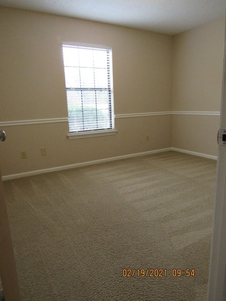 104 Caldwell Ct - Photo 7 of 12