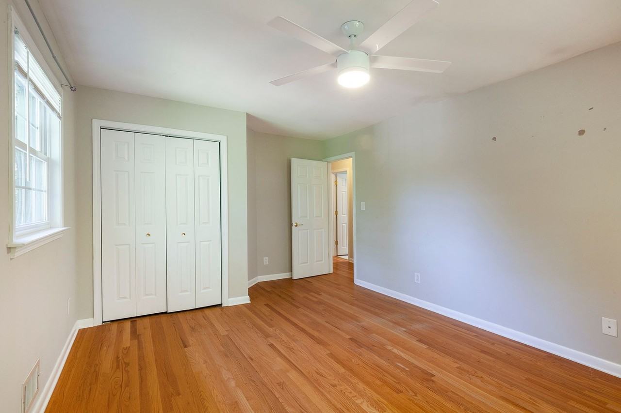 3741 Fox Glen Ct Ne - Photo 2 of 33