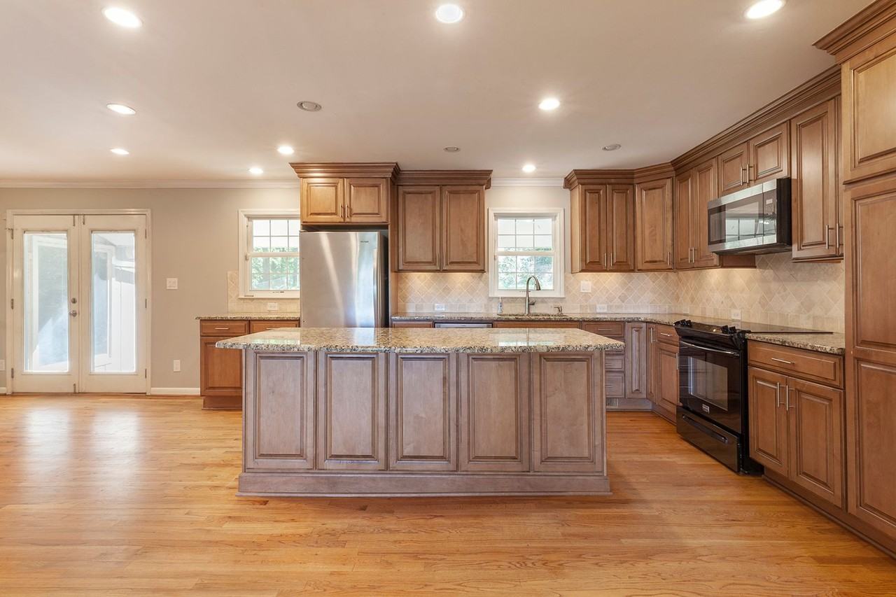 3741 Fox Glen Ct Ne - Photo 7 of 33