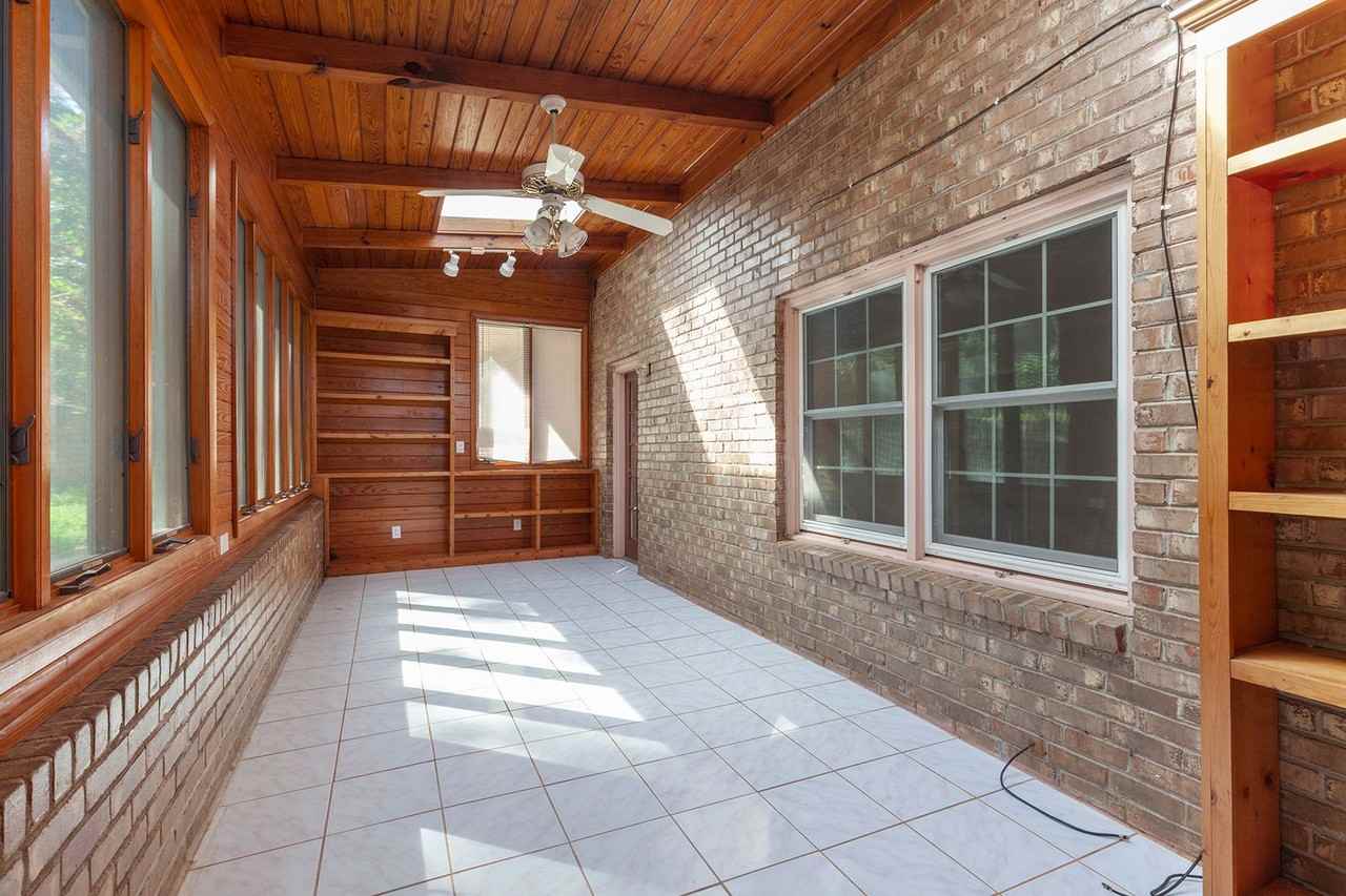 3741 Fox Glen Ct Ne - Photo 2 of 33